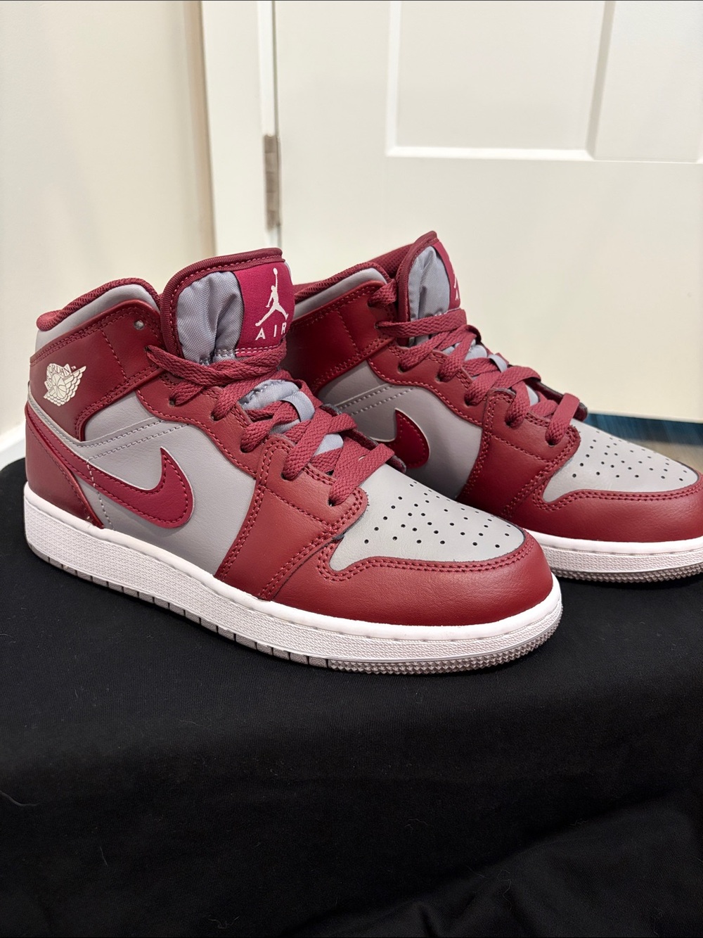 Nike Mid-Top Sneakers in Burgundy and Gray